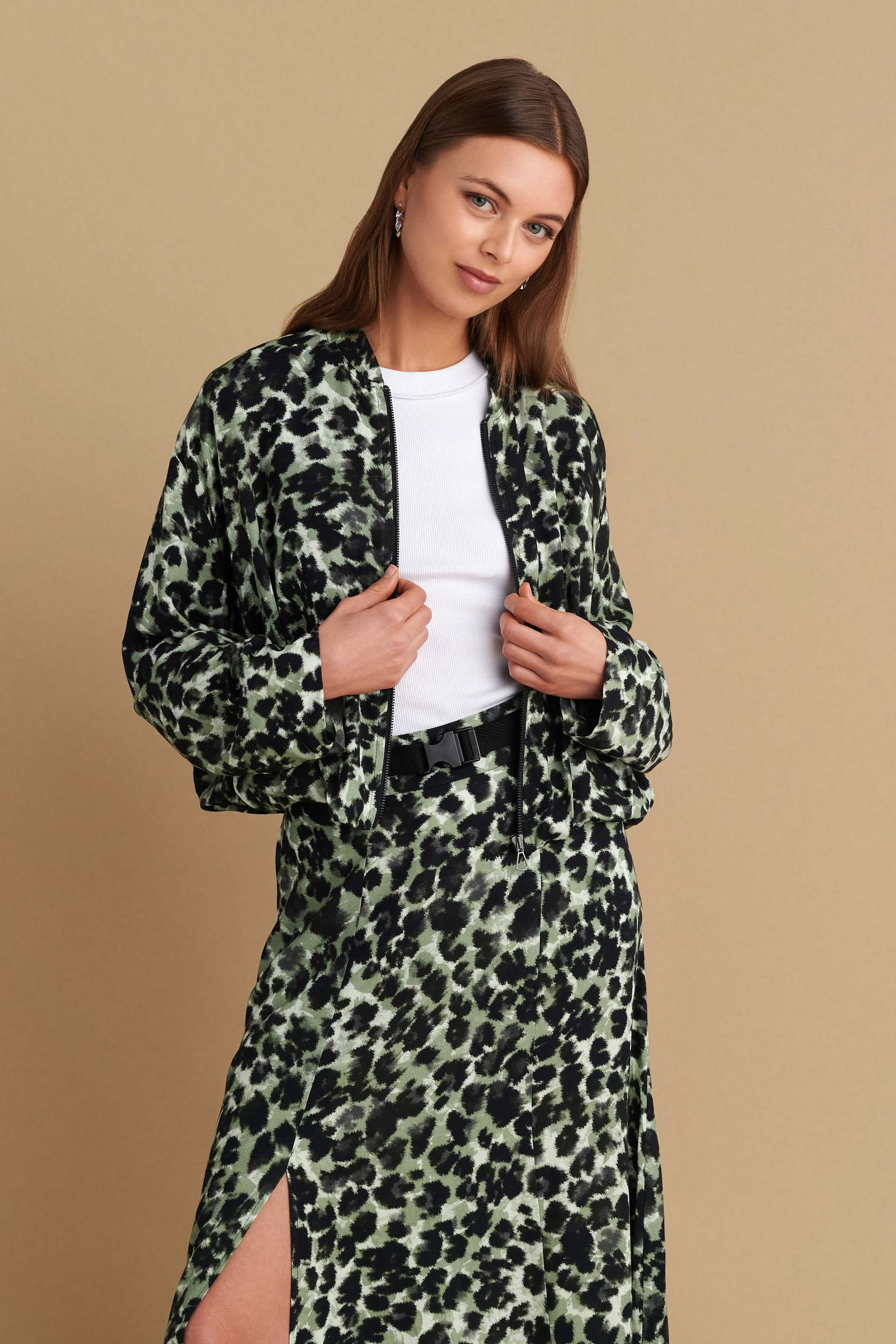 Μπουφάν cropped με abstract print - Πολύχρωμο