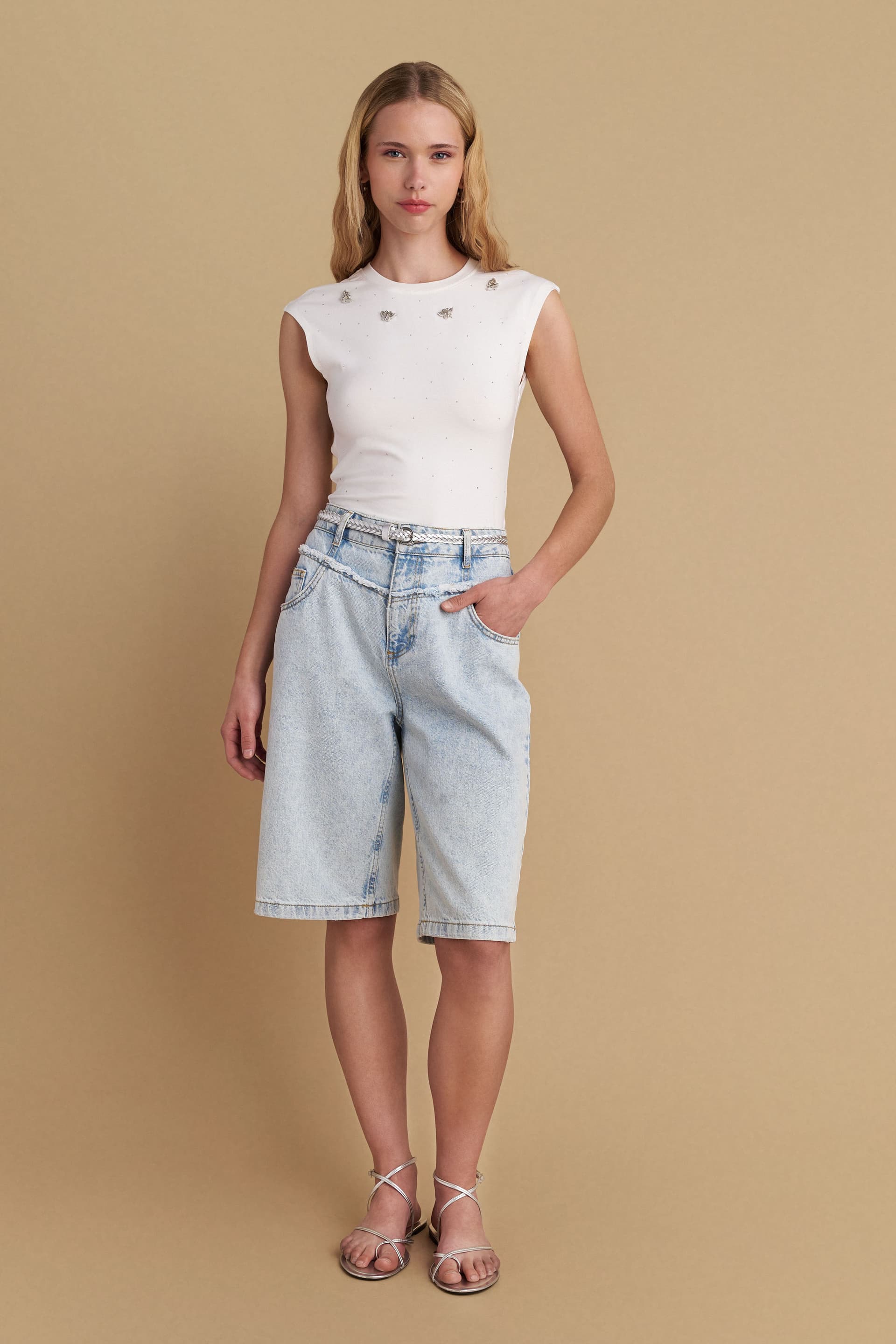 Μπλούζα με διακοσμητικές λεπτομέρειες - Λευκό