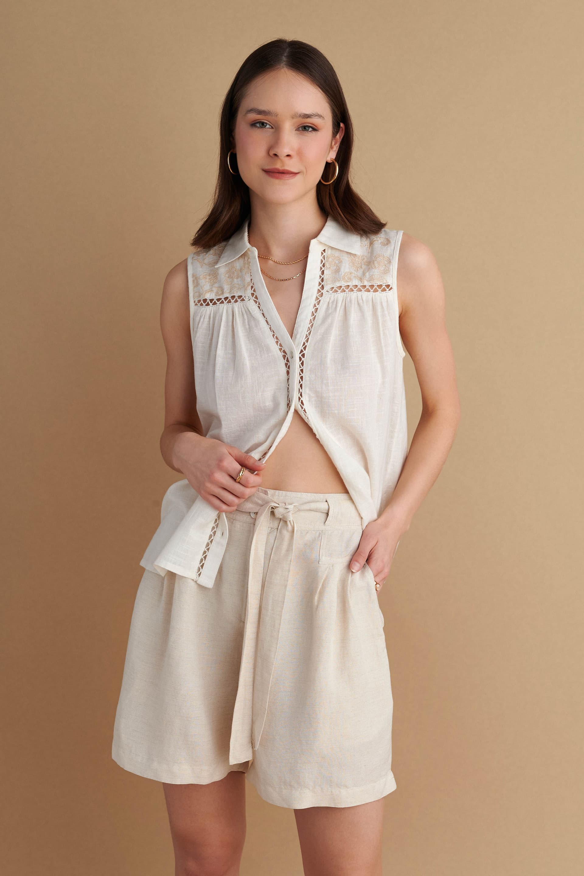 Σορτς λινό με ζώνη - NATURAL