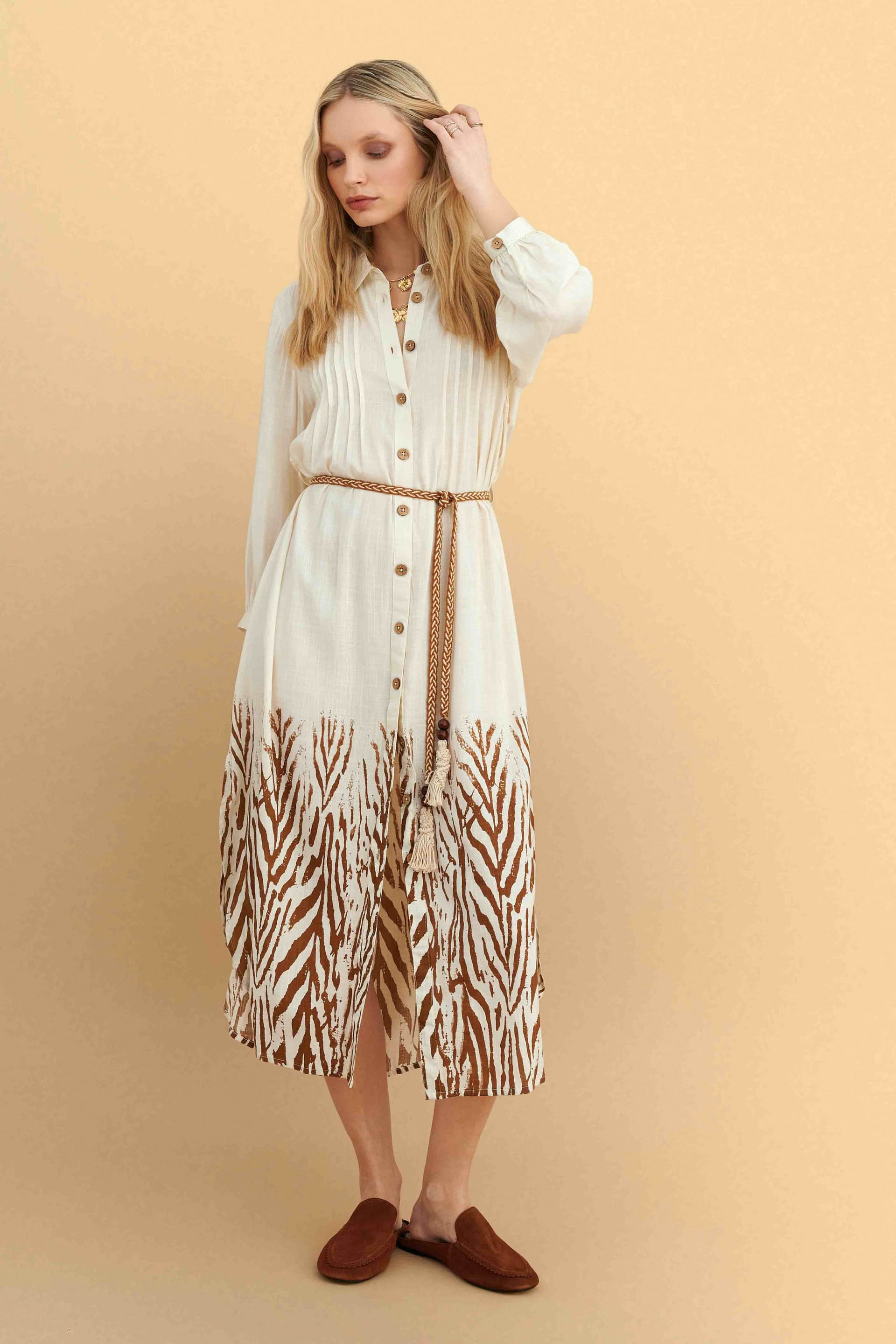 Φόρεμα με ζώνη - Εκρού