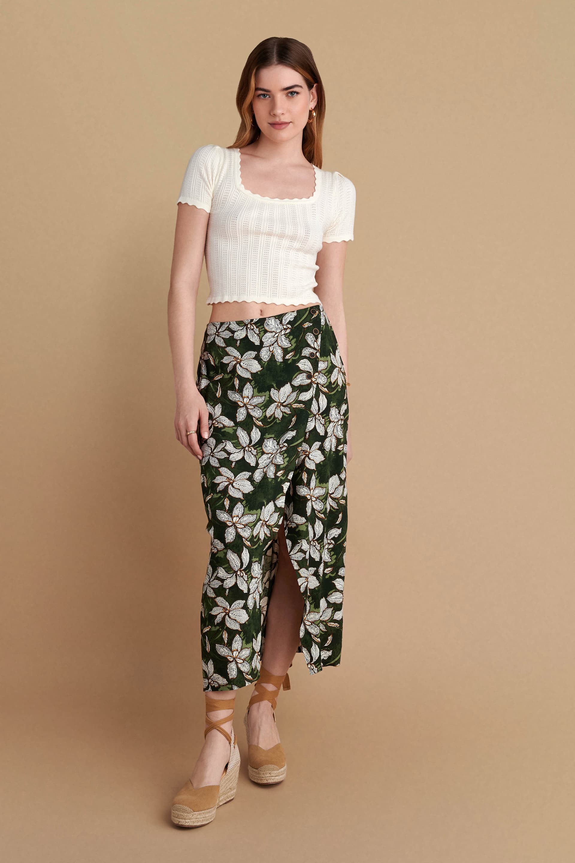 Φούστα μίντι με άνοιγμα στο πλάι - Πολύχρωμο