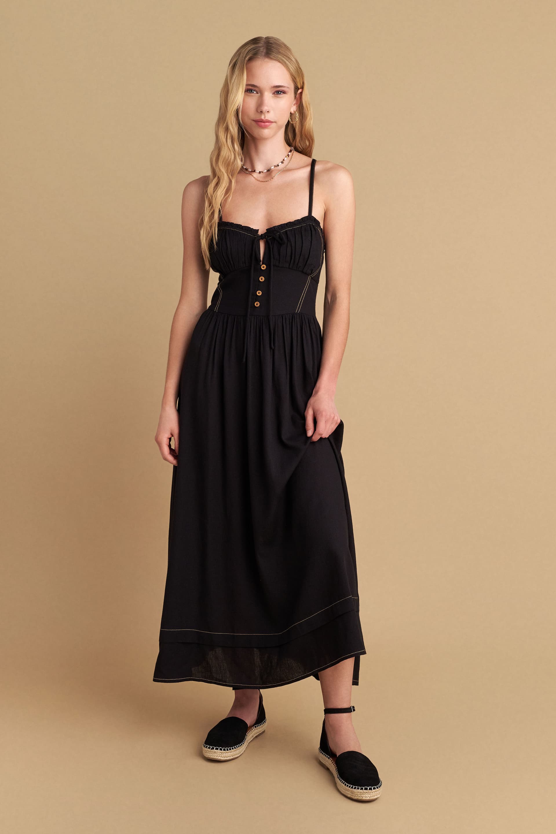 Φόρεμα μίντι μονόχρωμο - Μαύρο