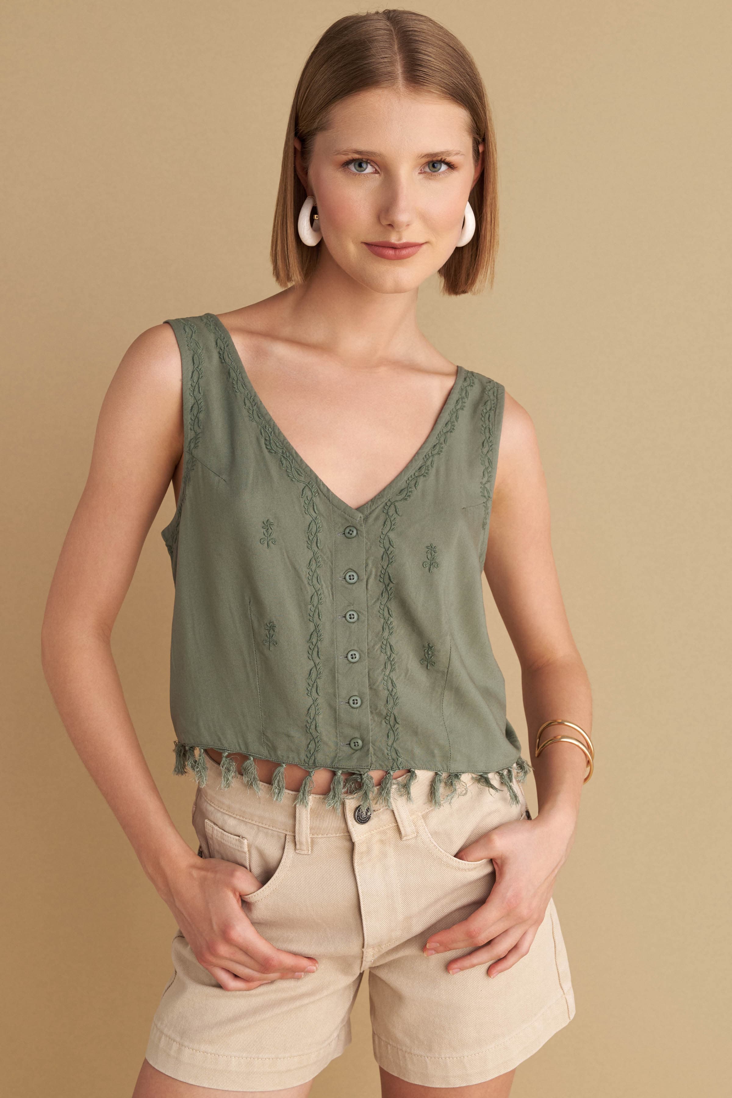 Τοπ αμάνικο με κεντήματα - Ανοιχτό Χακί