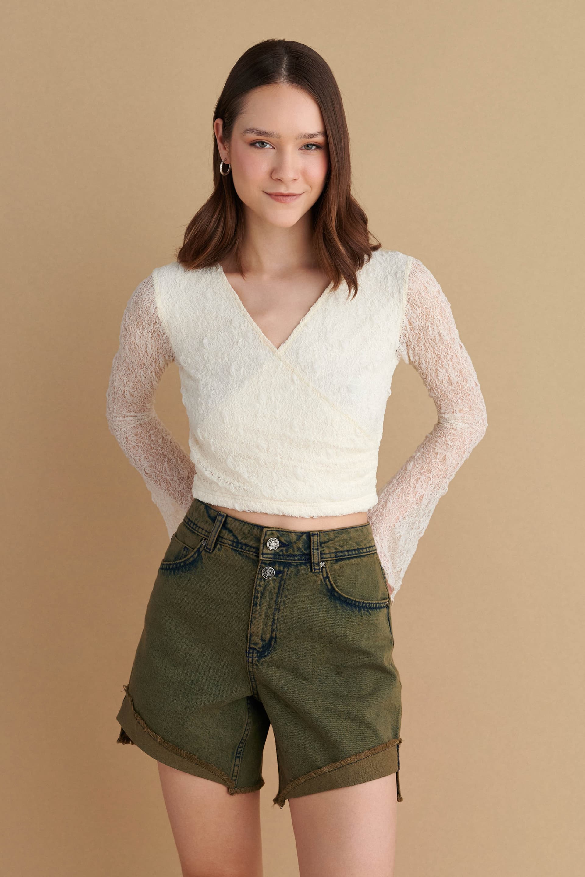 Τζιν σορτς με ξέφτια - Χακί