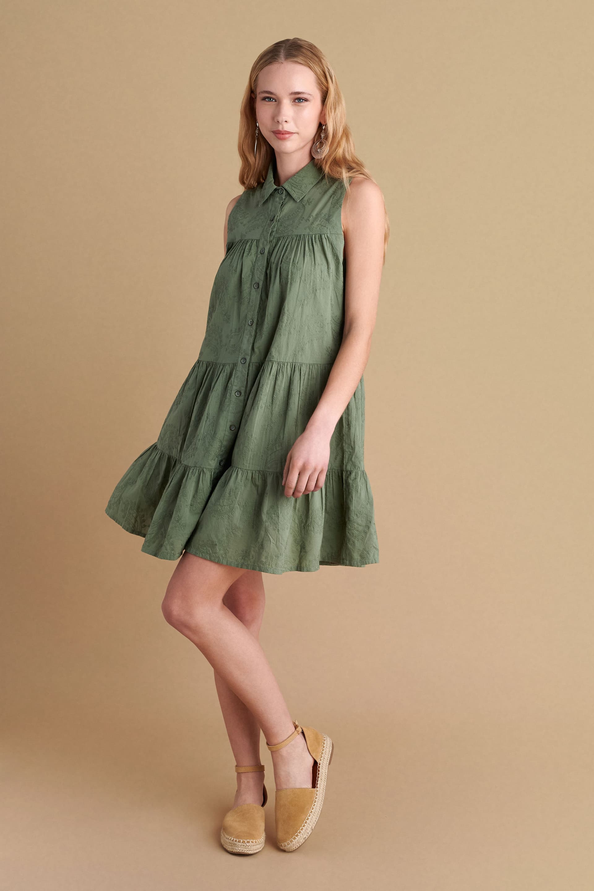 Φόρεμα μίνι με γιακά - Ανοιχτό Χακί