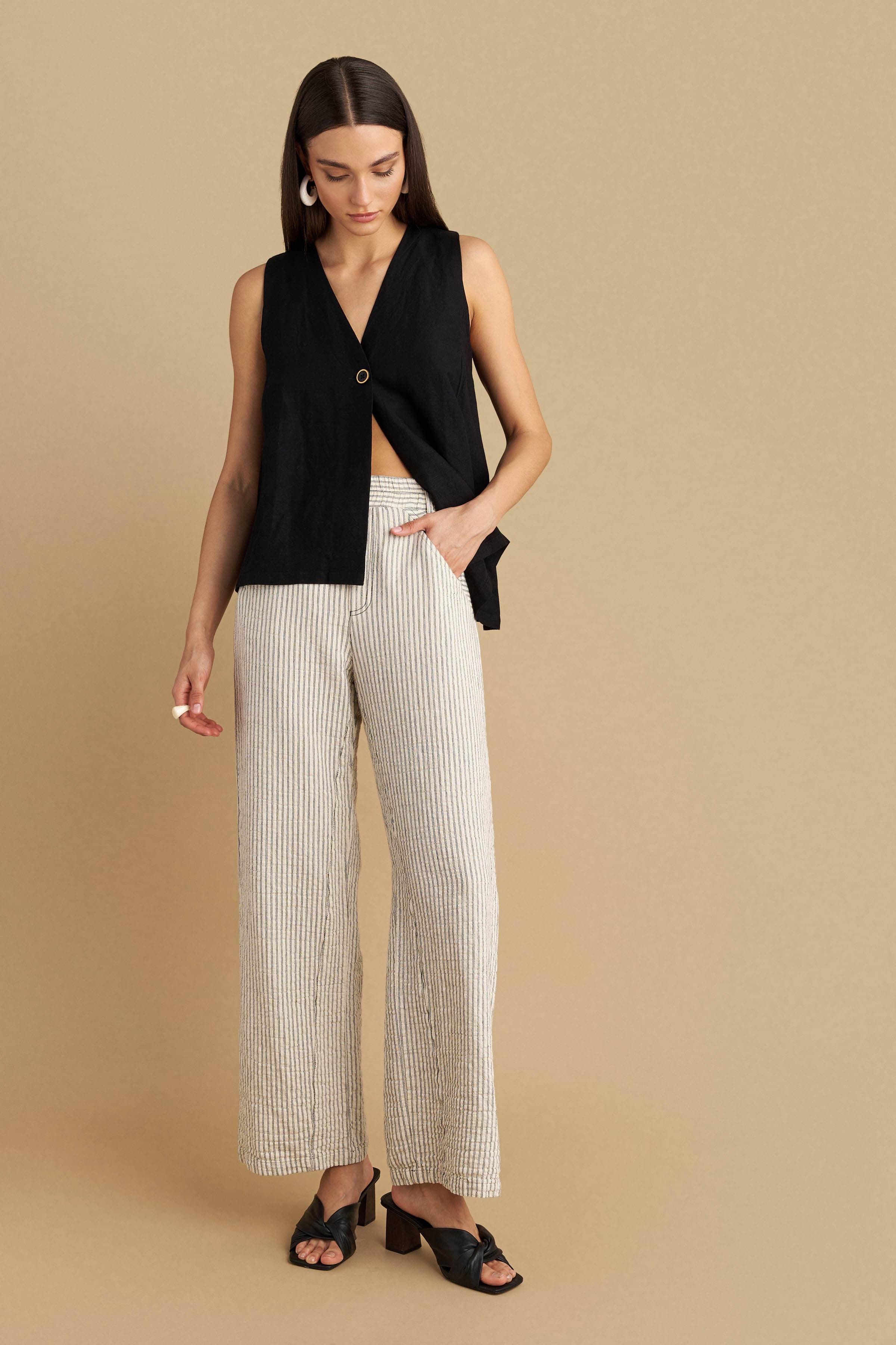 Τοπ ασύμμετρο αμάνικο - Μαύρο