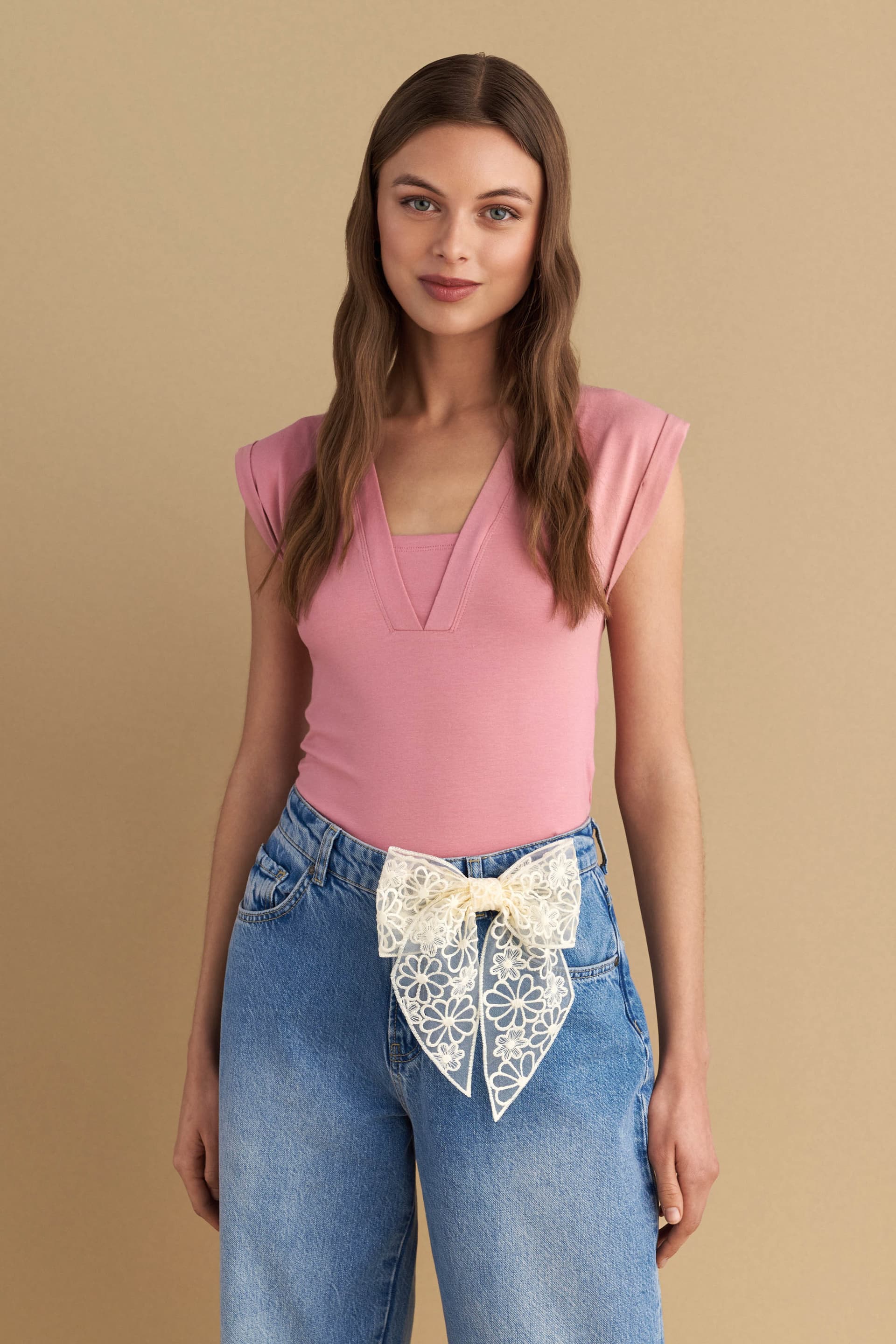 Μπλούζα μονόχρωμη με V - Ροζ