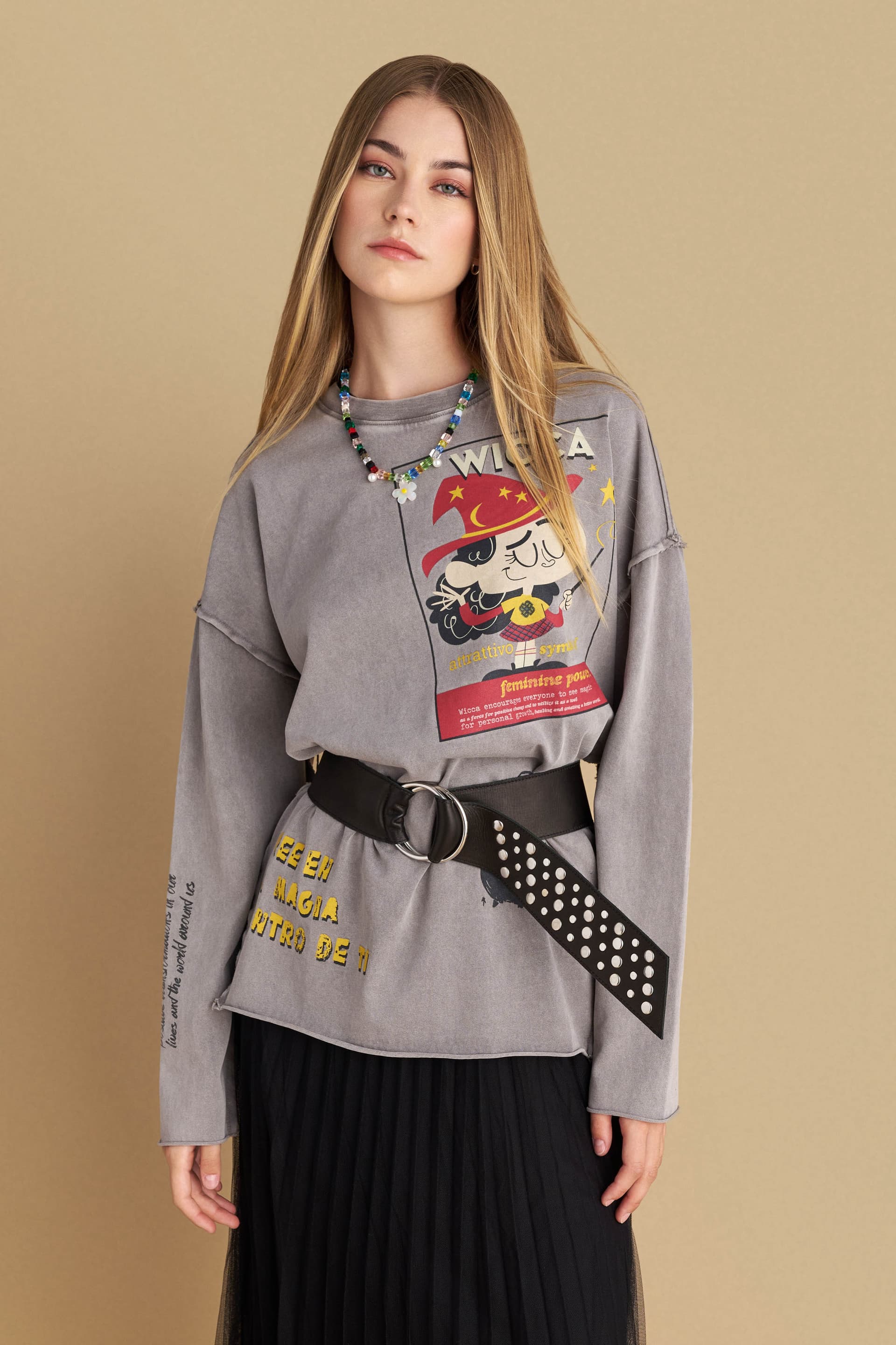 Φούτερ με τύπωμα και κολιέ - Γκρι