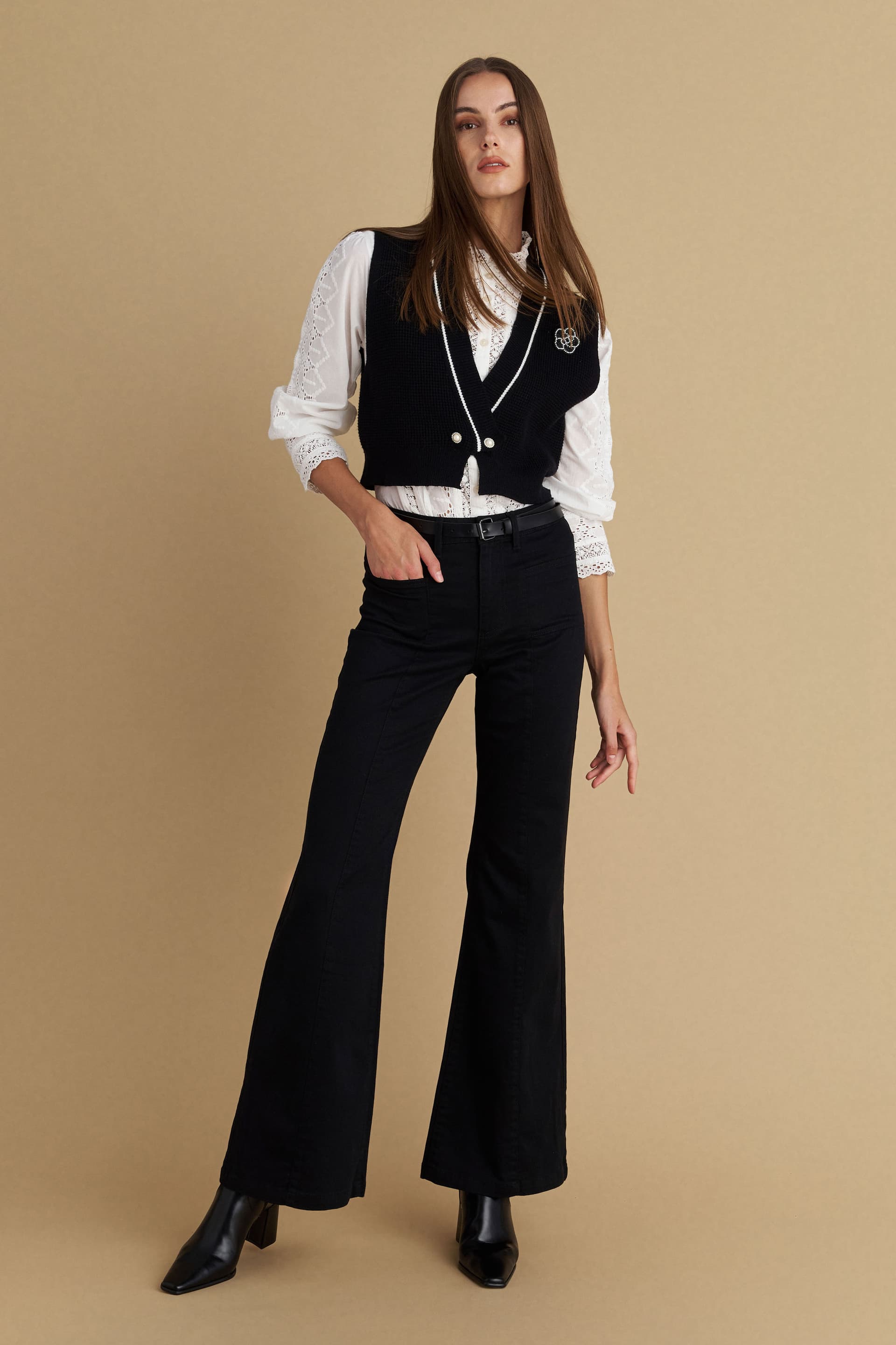 Παντελόνι καμπάνα με ζώνη - Μαύρο