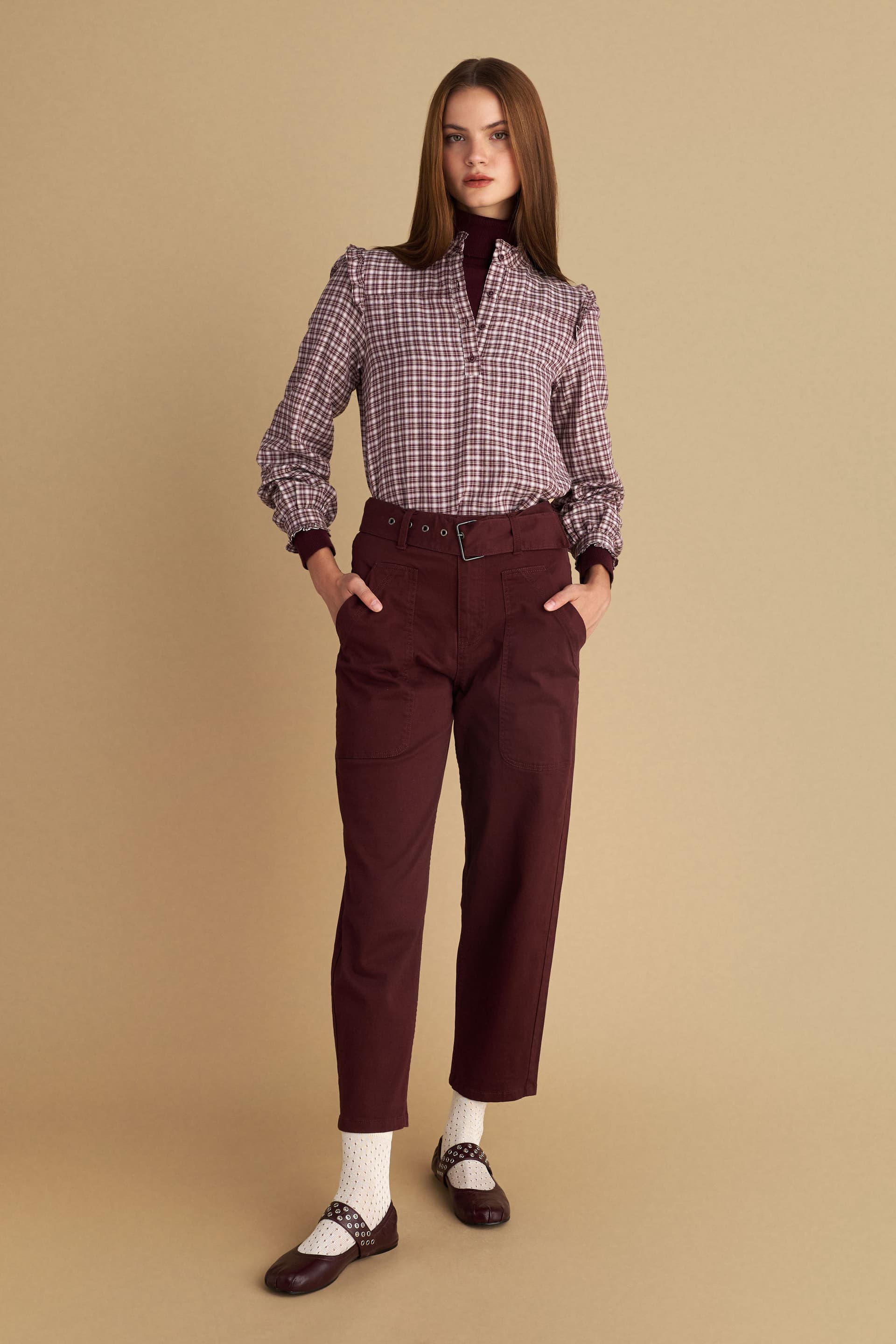 Παντελόνι casual με ζώνη - OXBLOOD