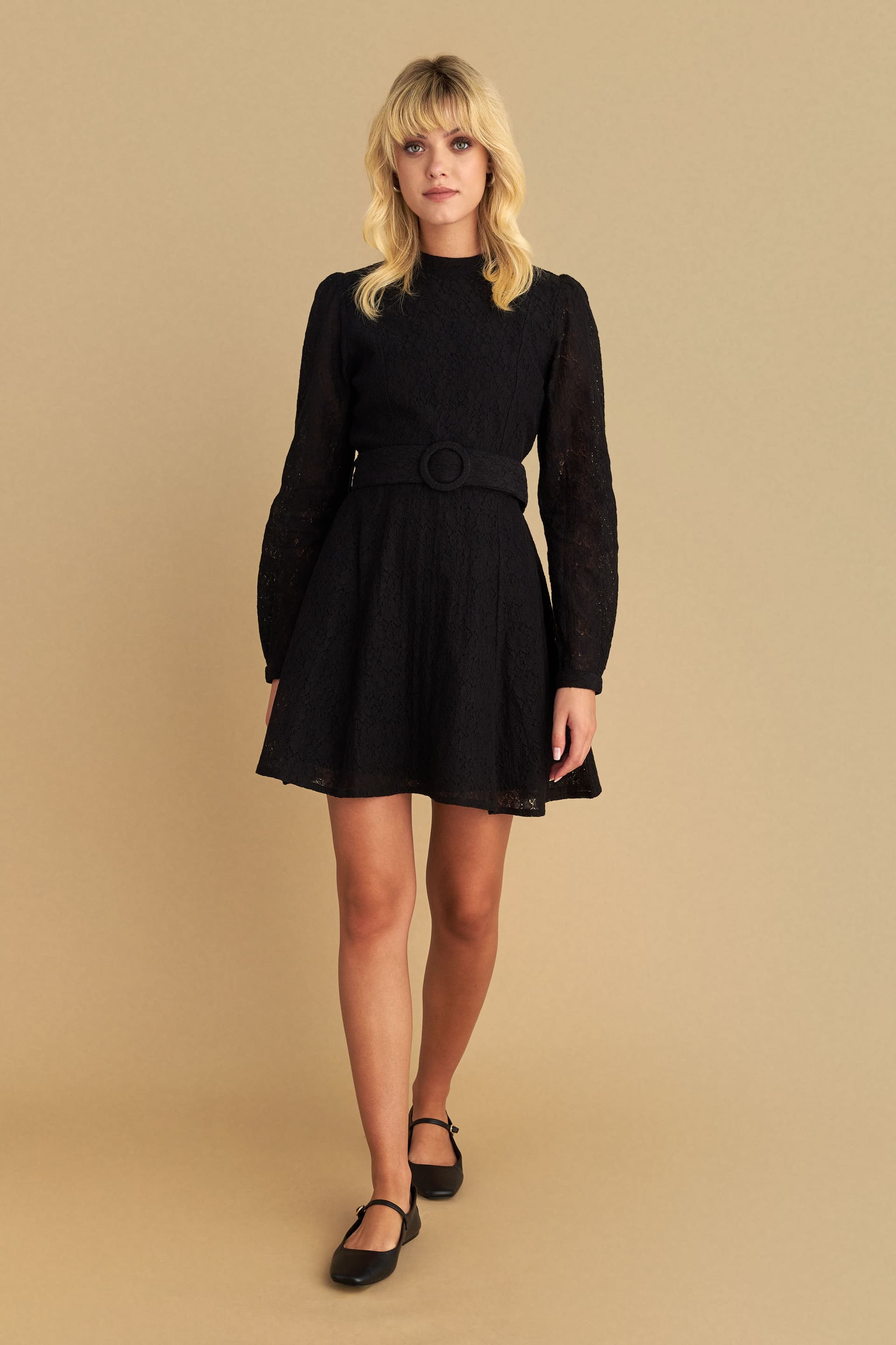 Φόρεμα μίνι δαντέλα με ζώνη - Μαύρο
