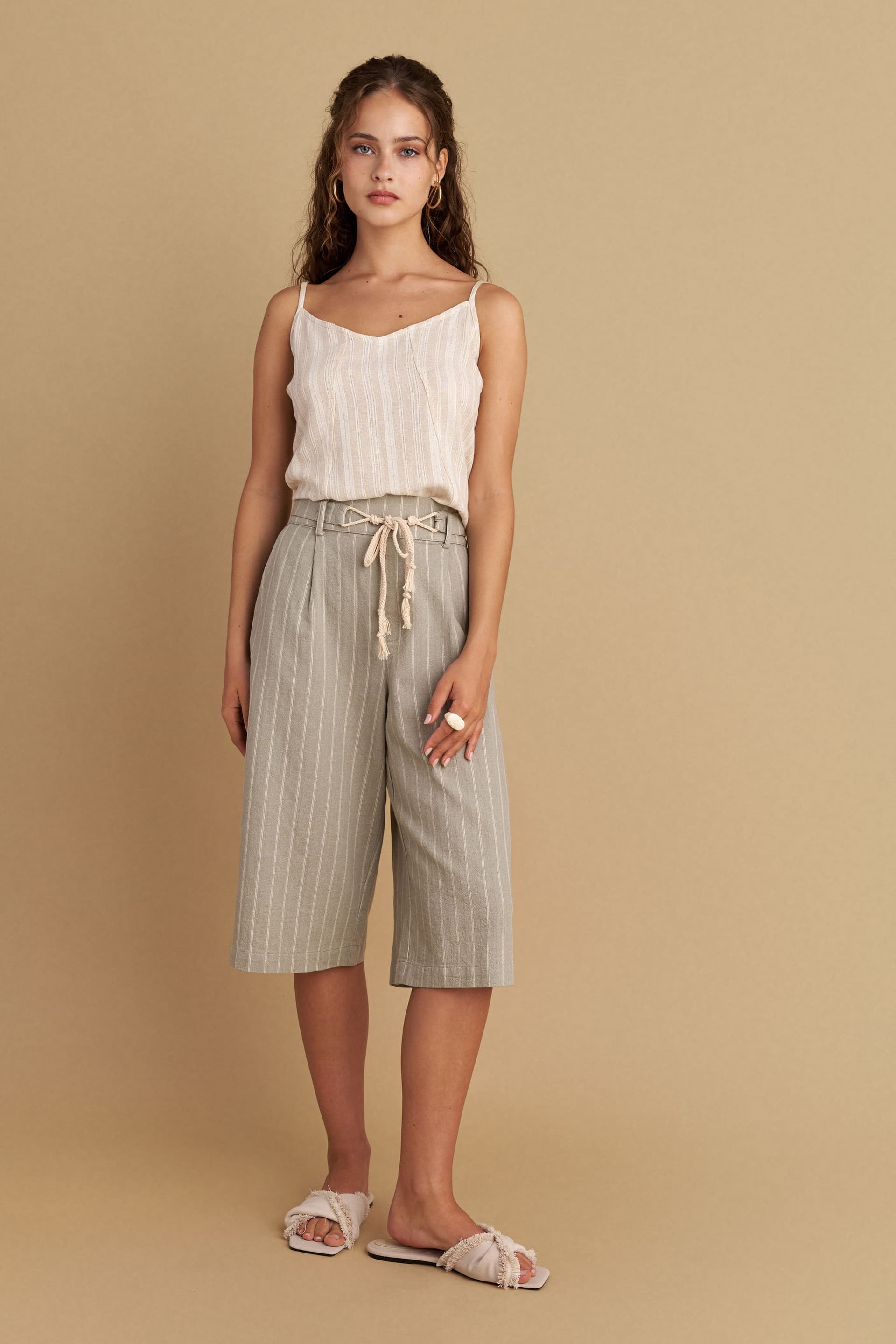 Βερμούδα ριγέ με ζώνη - Ανοιχτό Χακί