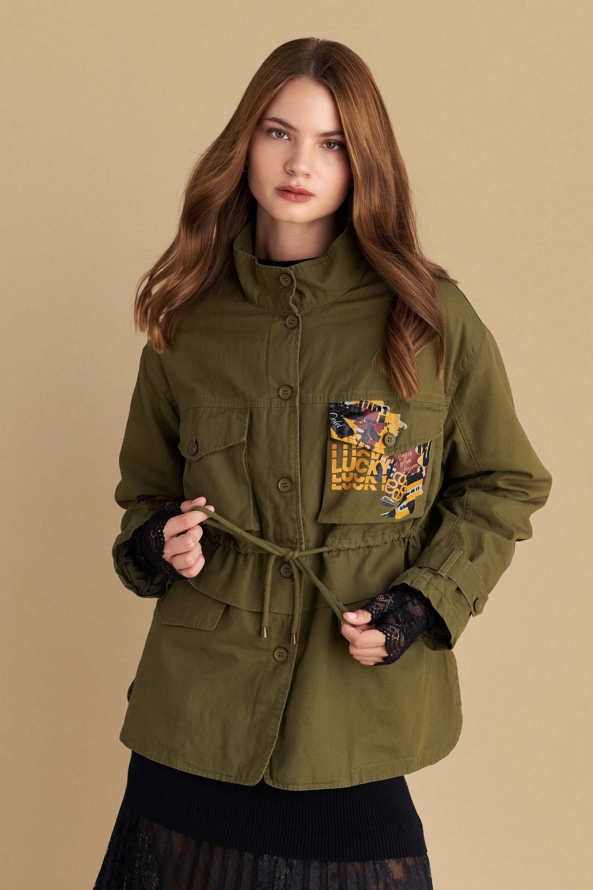 Μπουφάν παρκά με σχέδιο - Λαδί