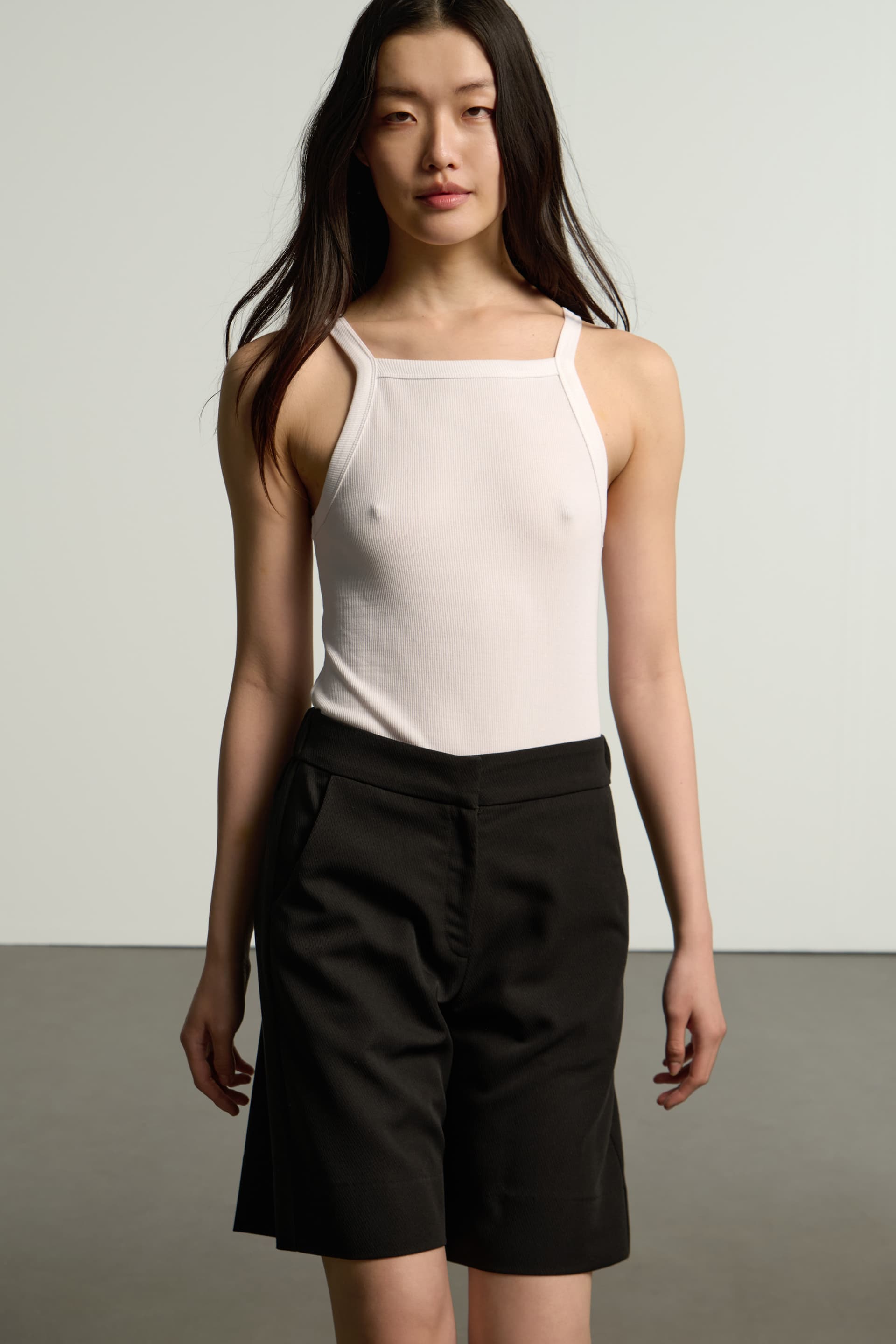 Ψηλόμεση βερμούδα με ελαστική ζώνη - Μαύρο