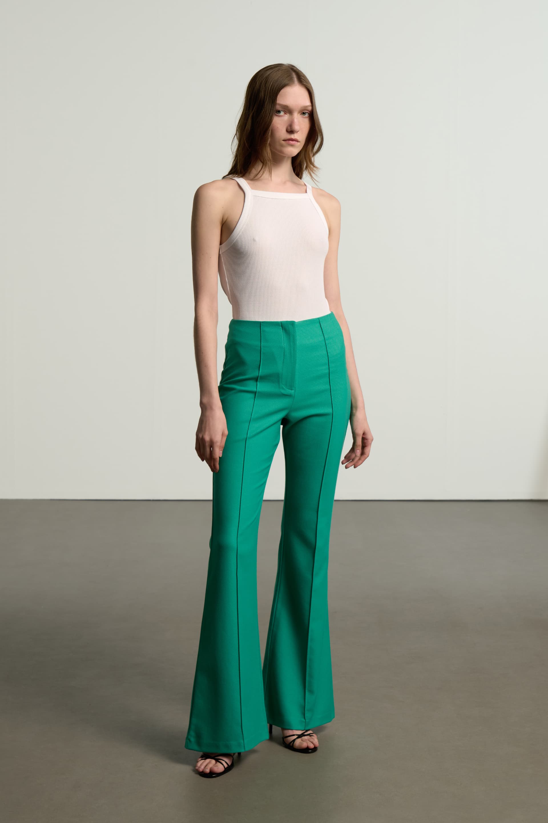 Ψηλόμεσο παντελόνι καμπάνα - Πράσινο