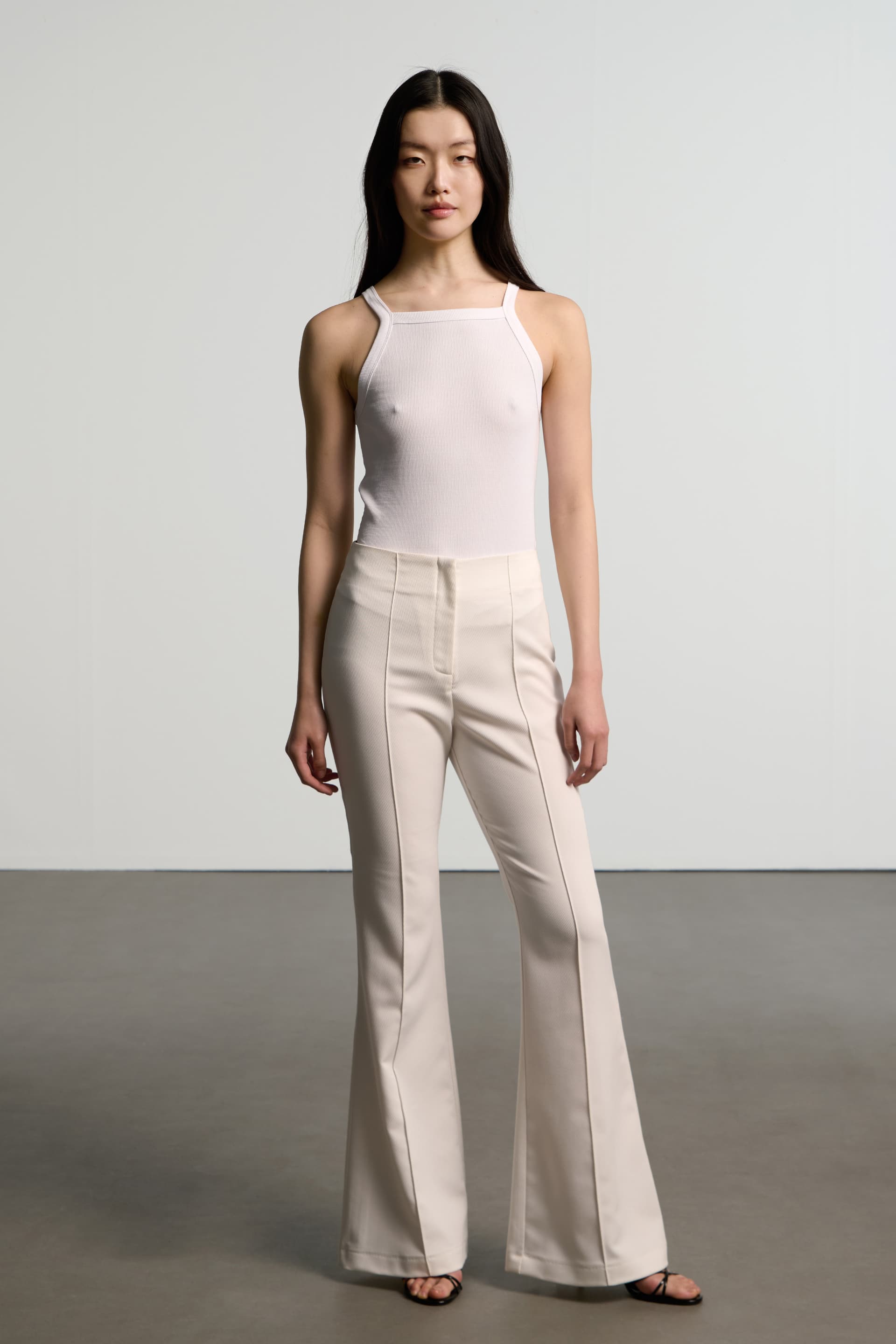 Ψηλόμεσο παντελόνι καμπάνα - Λευκό