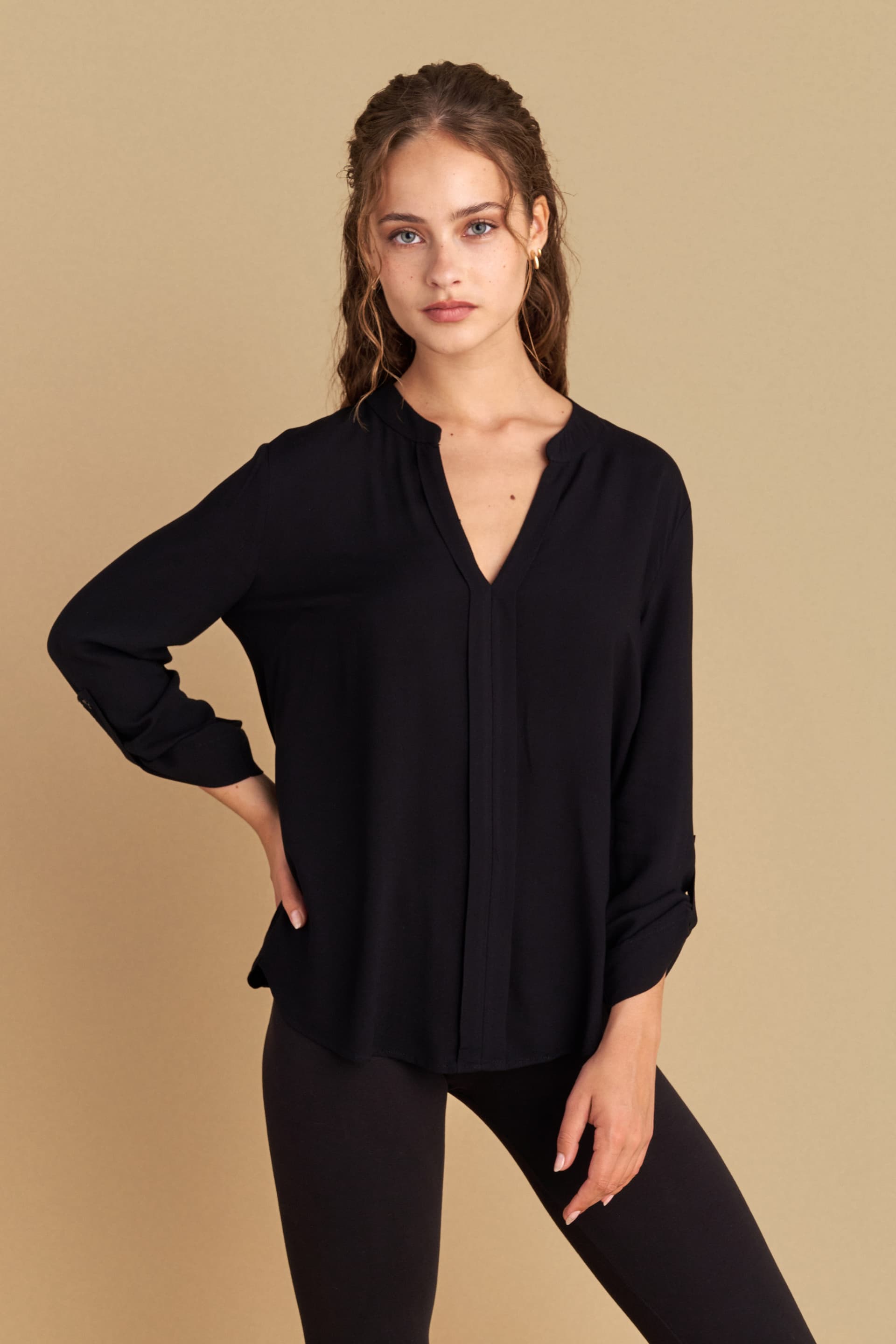 Τουνίκ μονόχρωμη με "v" - Μαύρο