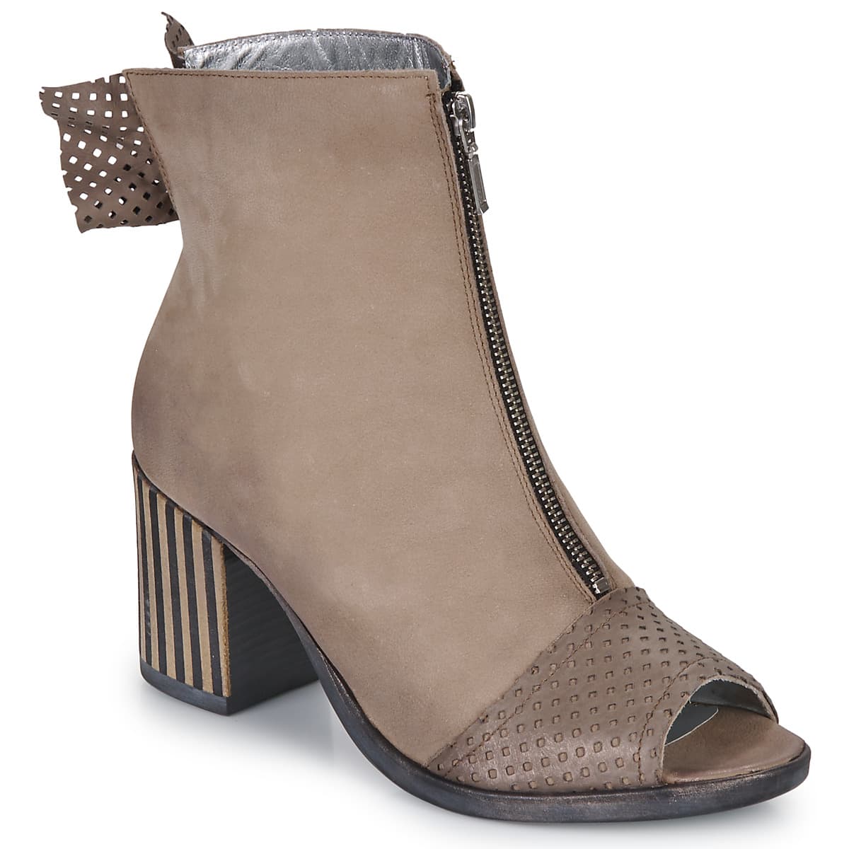 Μποτίνια Papucei STU