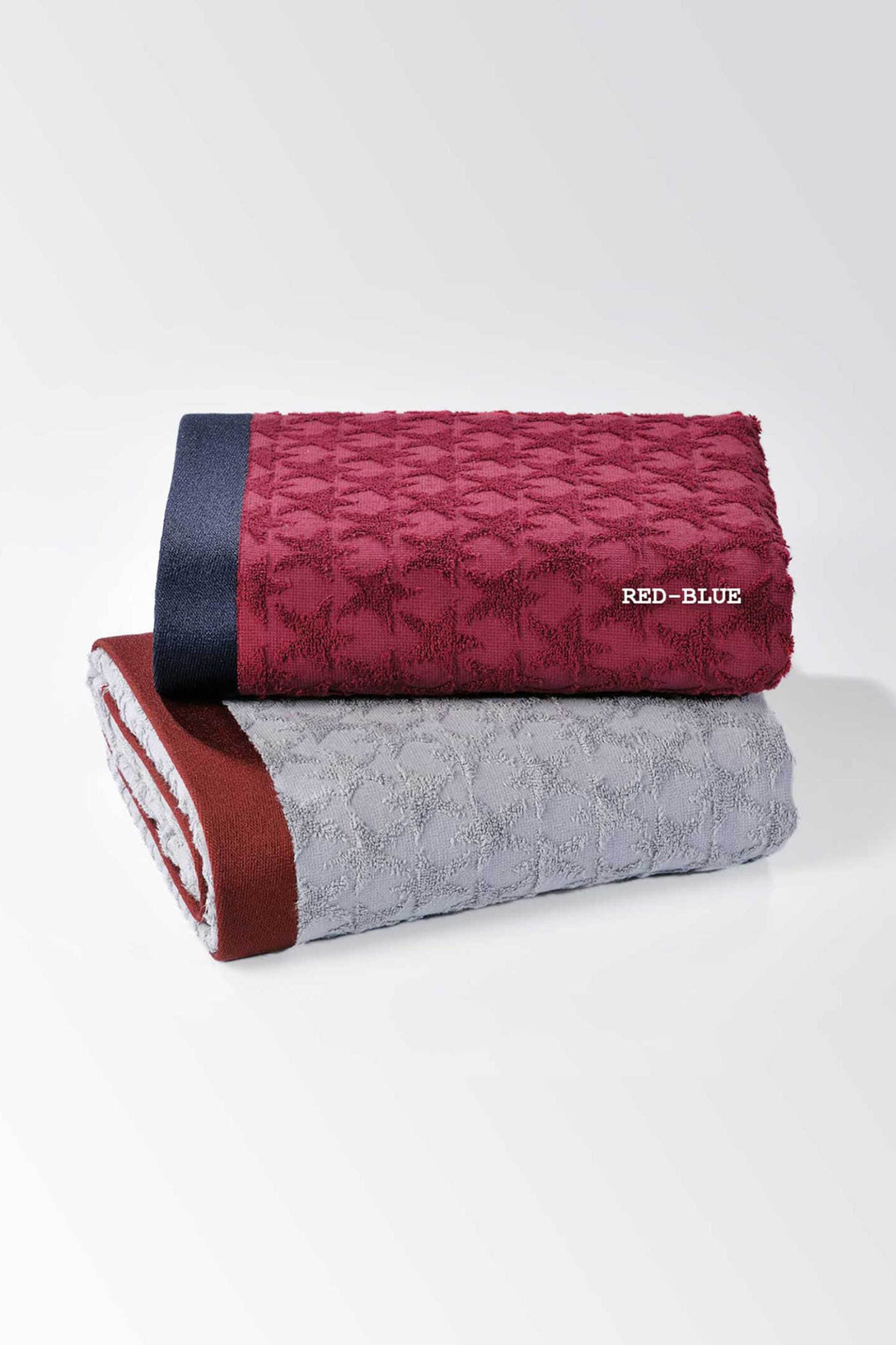 DOWN TOWN Home πετσέτα θαλάσσης με ανάγλυφο σχέδιο "Stars Red/Blue" 90 x 180 cm