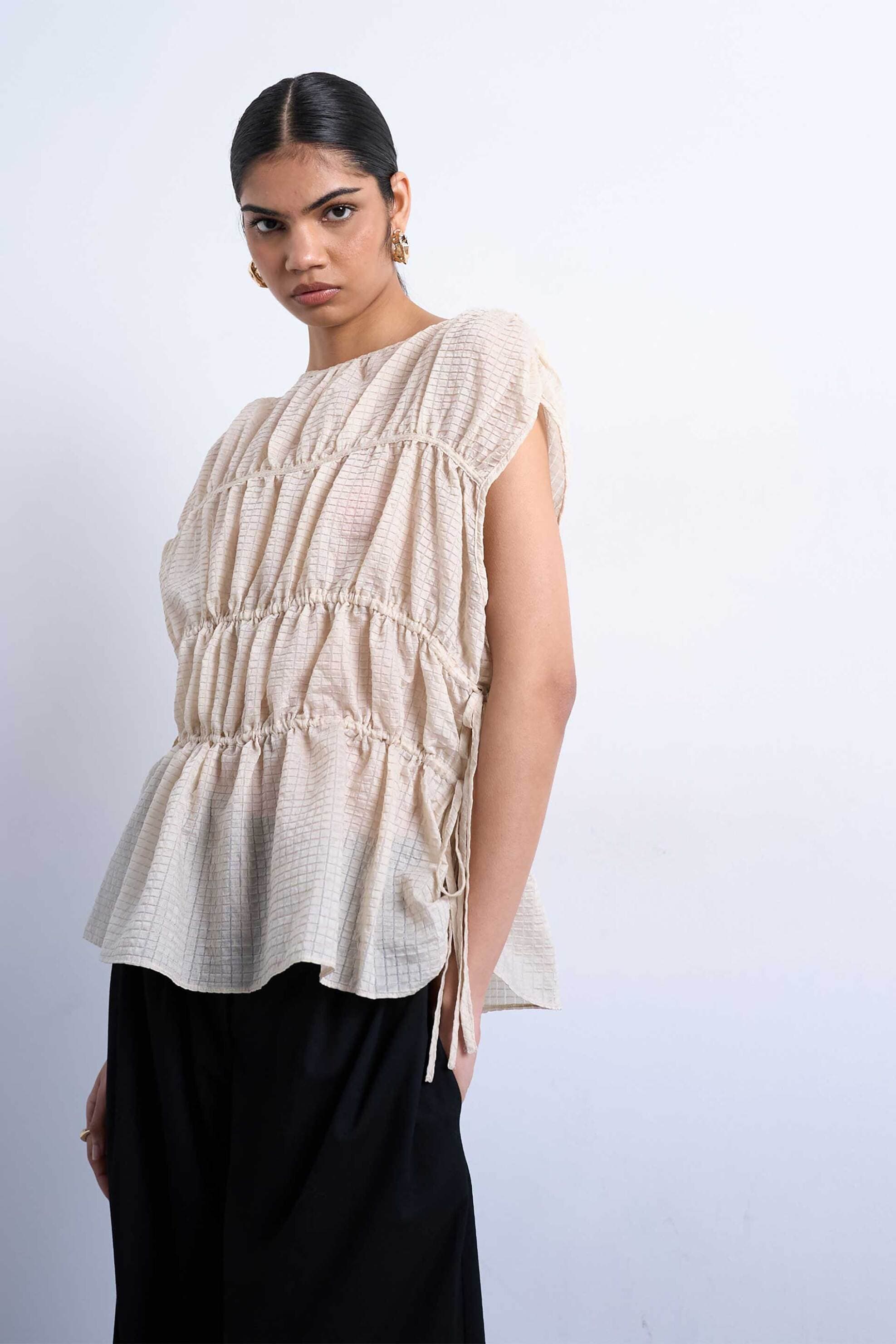 Topshop γυναικεία μπλούζα μονόχρωμη με διακοσμητικές σούρες "Ena"