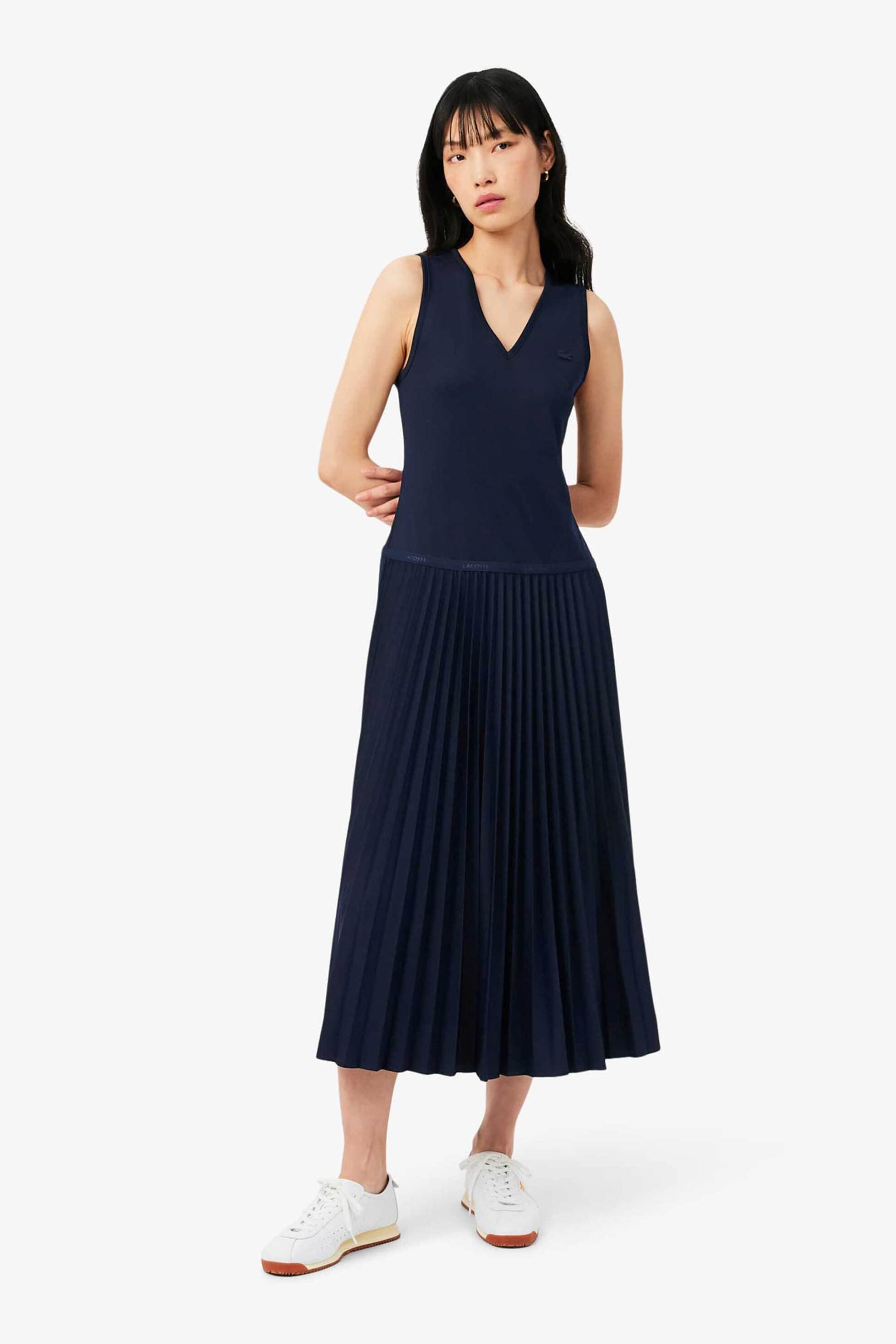 Lacoste γυναικείο midi φόρεμα αμάνικο με V και πλισέ φούστα Regular Fit