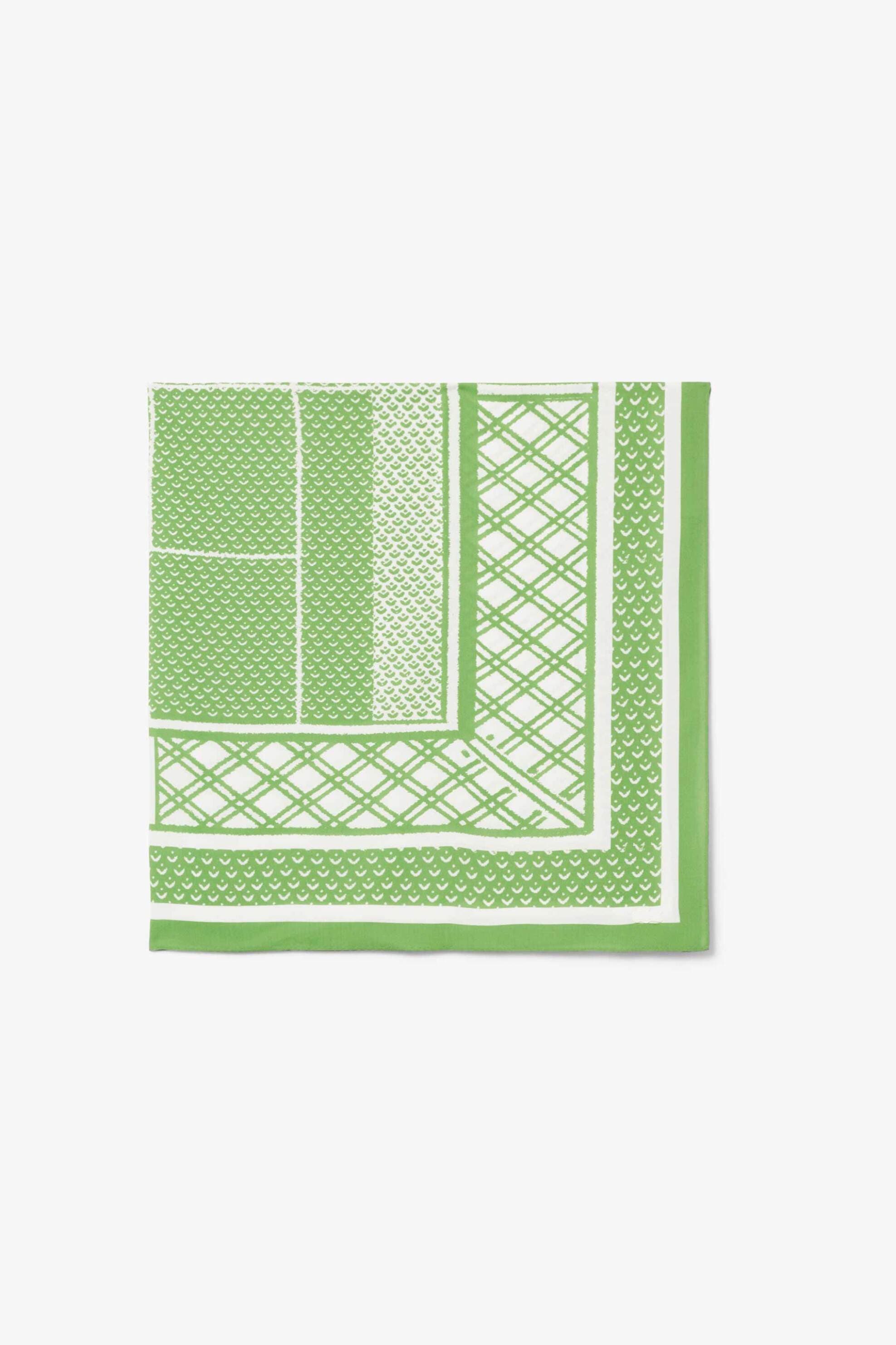 Lacoste γυναικείο φουλάρι με tennis print