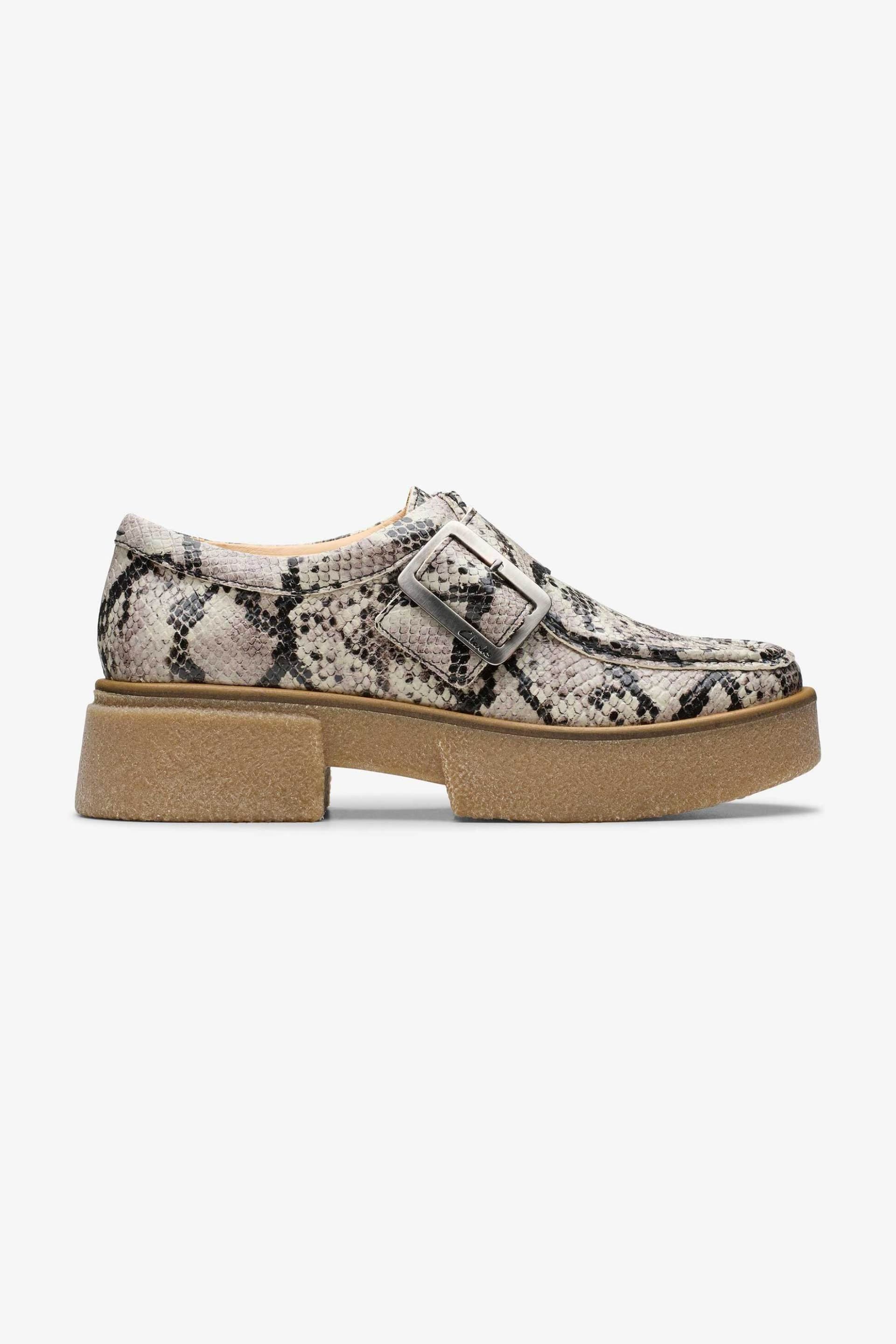 Clarks γυναικεία μοκασίνια με snake print