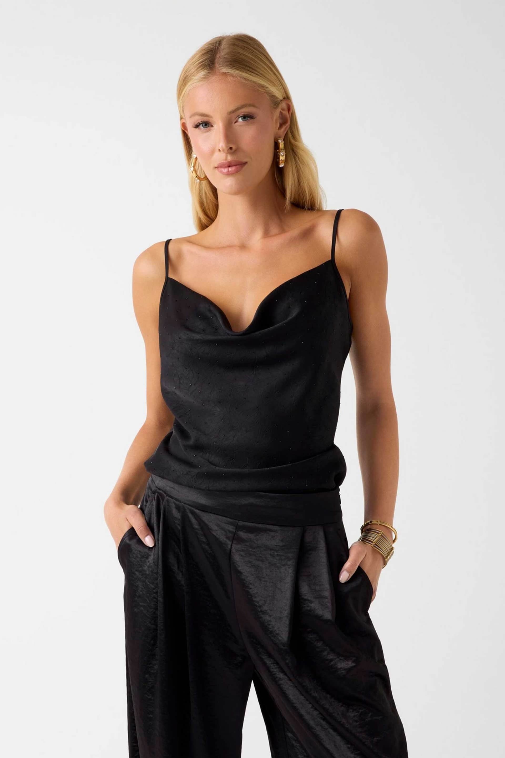 Guess γυναικείο αμάνικο τοπ με σατέν υφή και στρας Slim Fit