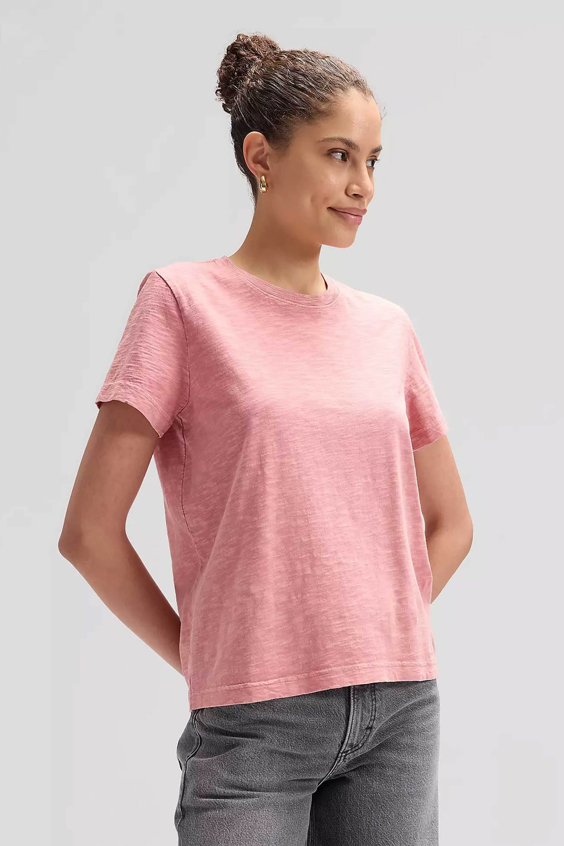 Lee® γυναικείο T-shirt μονόχρωμο Regular Fit "Perfect"