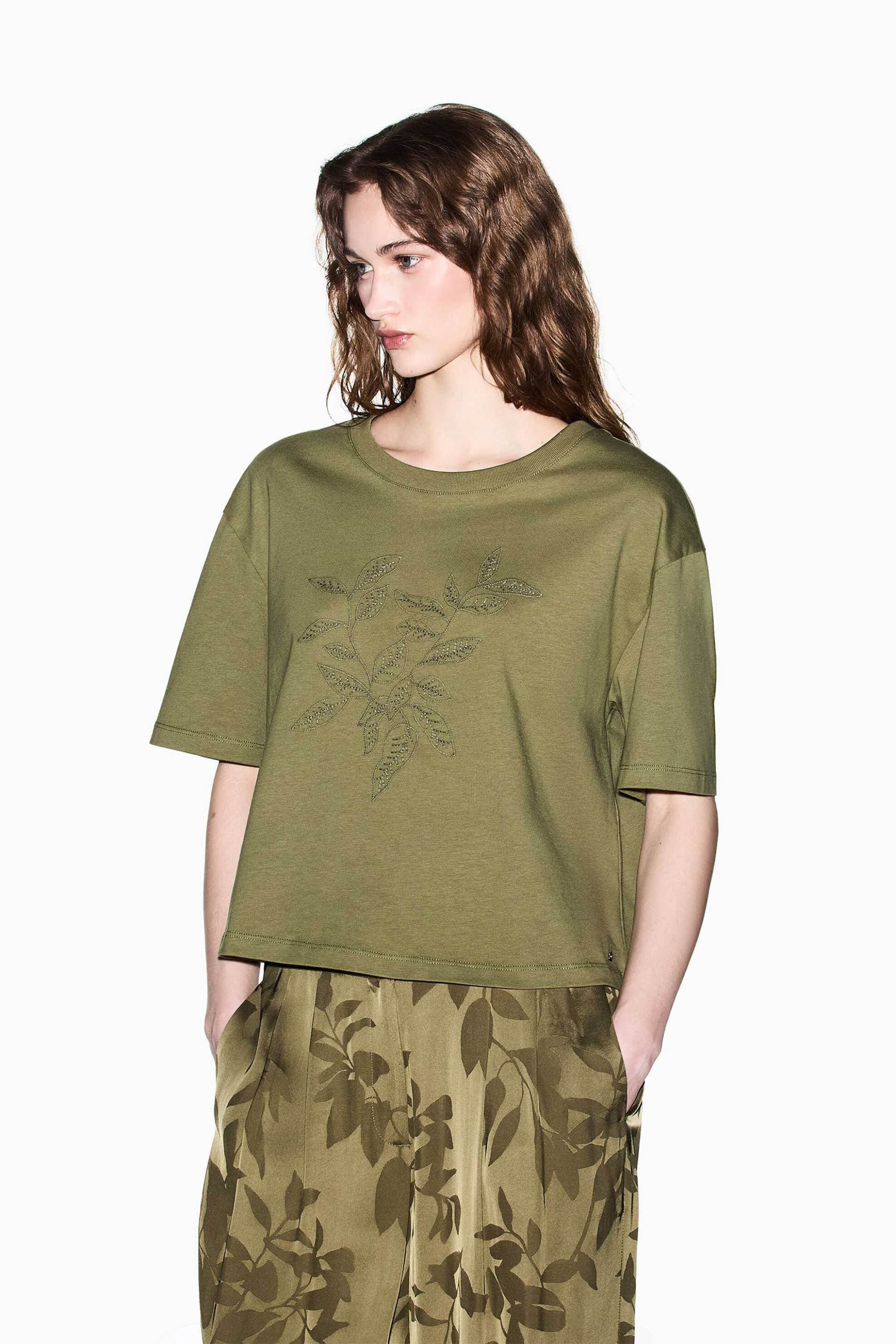 Armani Exchange γυναικείο cropped T-shirt με κέντημα