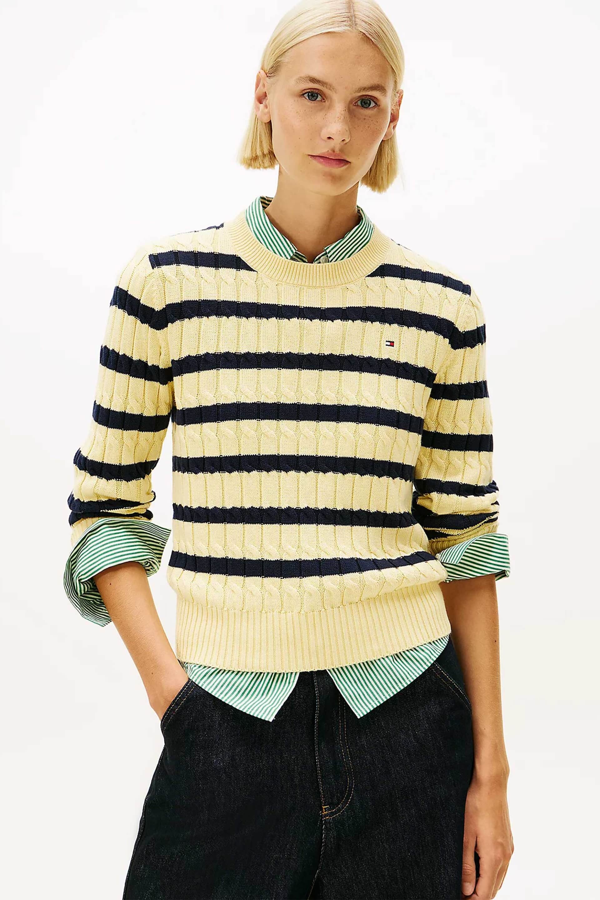 Tommy Hilfiger γυναικείο πουλόβερ με ριγέ cable knit pattern και κεντημένο λογότυπο Regular Fit