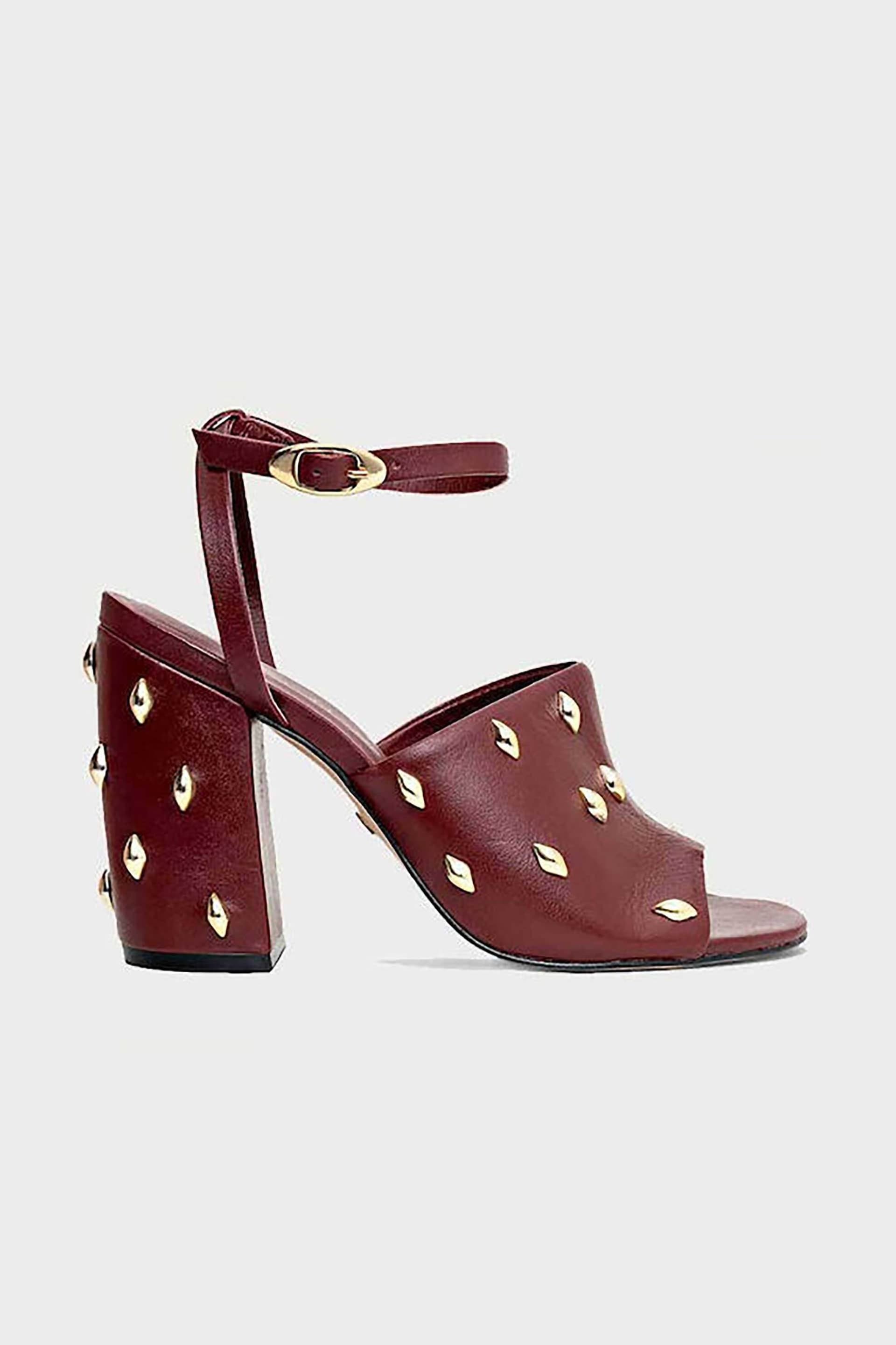 Carrano γυναικεία πέδιλα με τακούνι και διακοσμητικά τρούκς