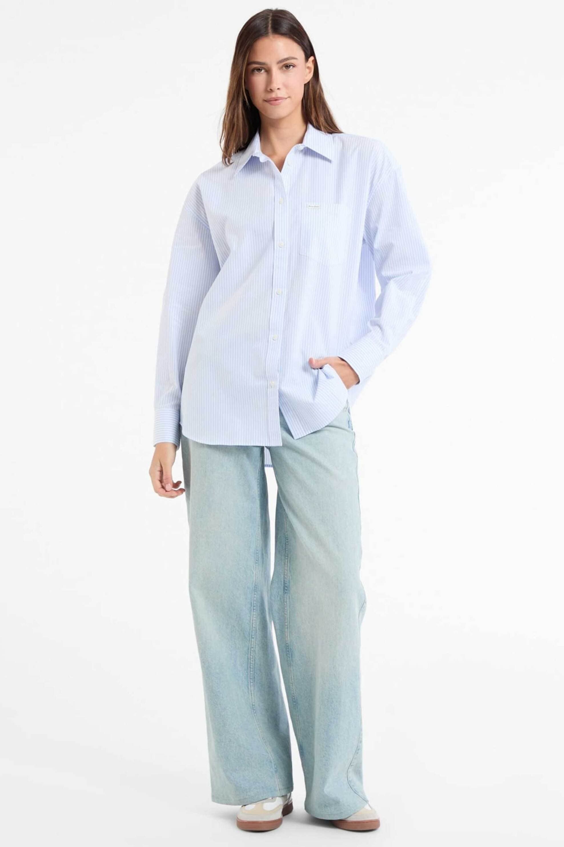 Guess γυναικείο πουκάμισο με ριγέ σχέδιο και τσέπη με logo patch Oversized Fit