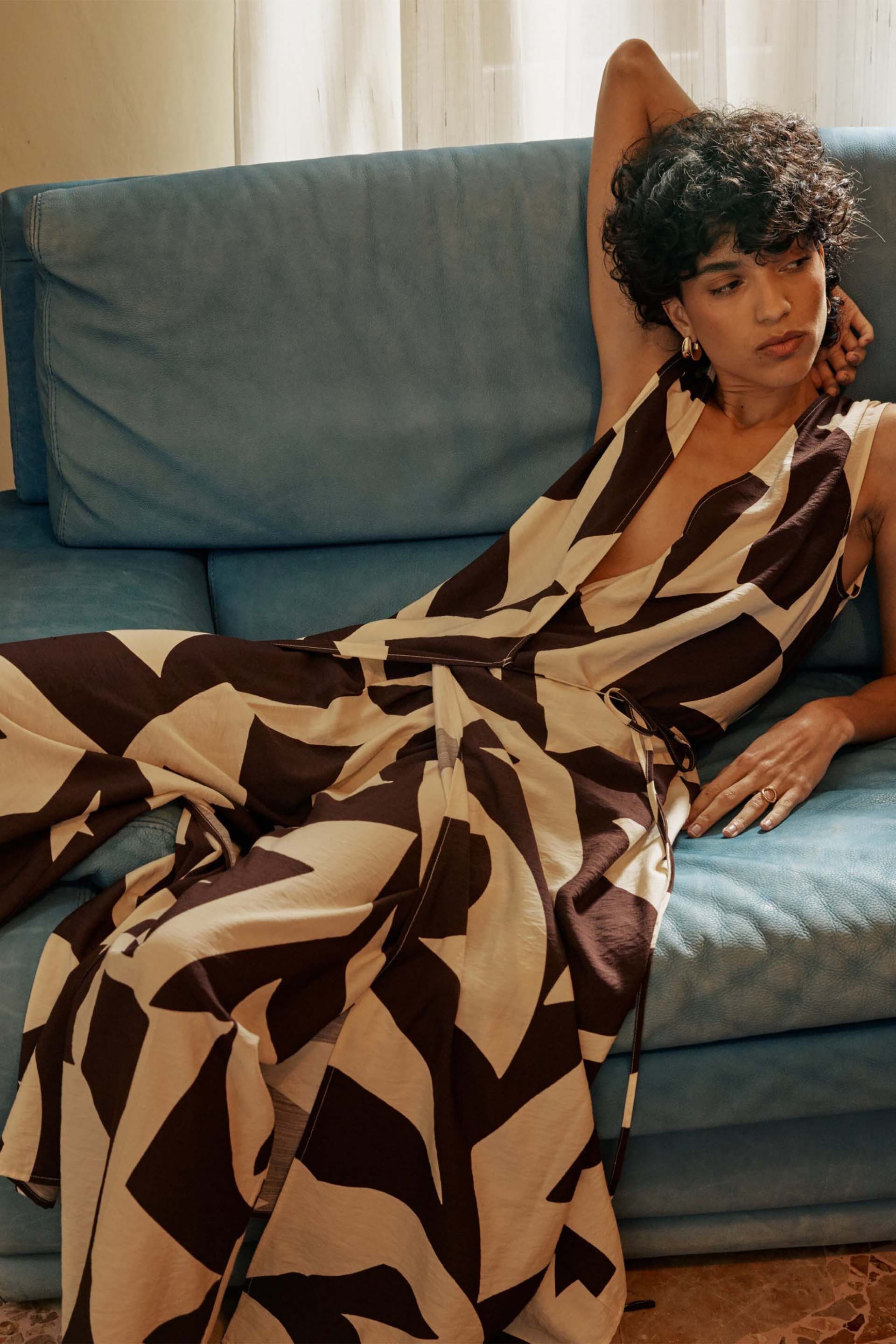Grace & Mila γυναικείο midi αμάνικο φόρεμα σεμιζιέ με all-over print κρουαζέ "Velline"